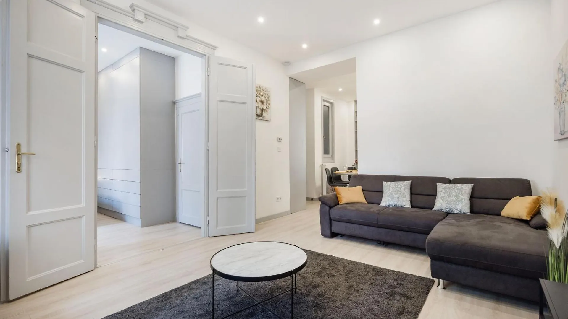 Elegant Two-Bedroom Apartment In The Centre Budapest Hungary