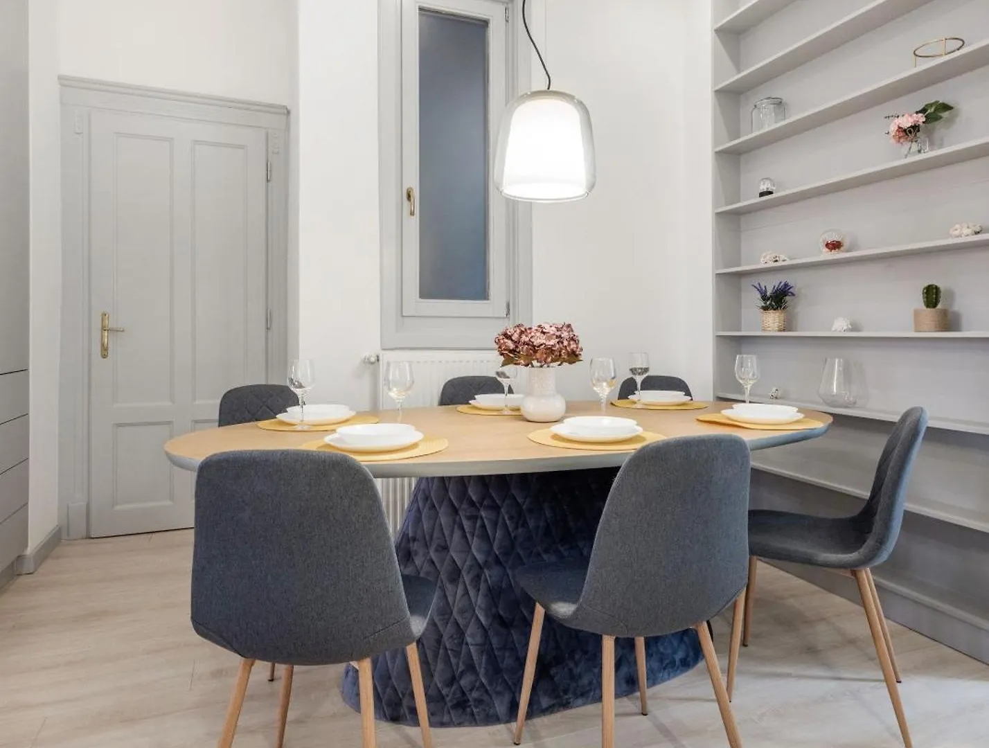 Elegant Two-Bedroom Apartment In The Centre Budapest