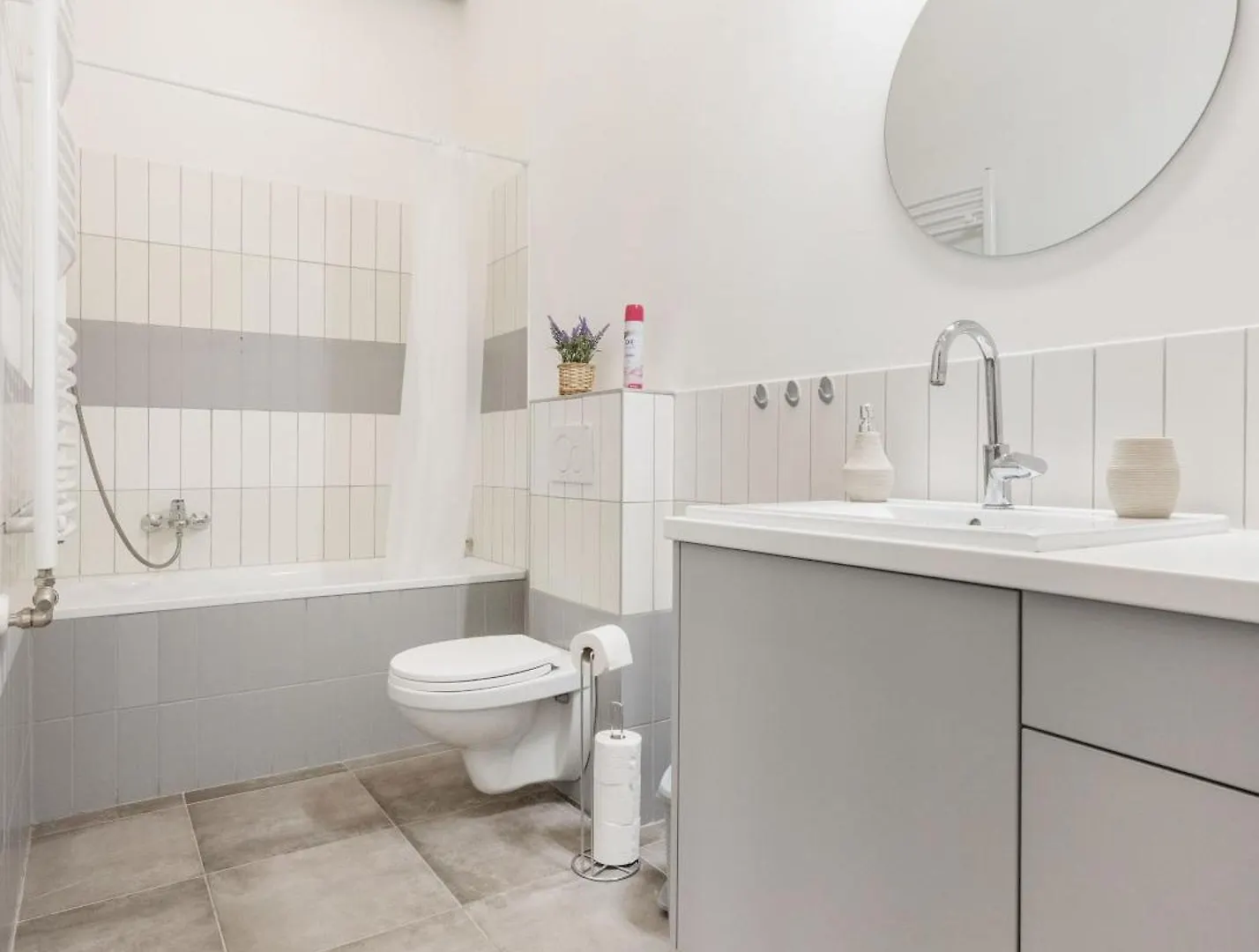 Elegant Two-Bedroom Apartment In The Centre Budapest