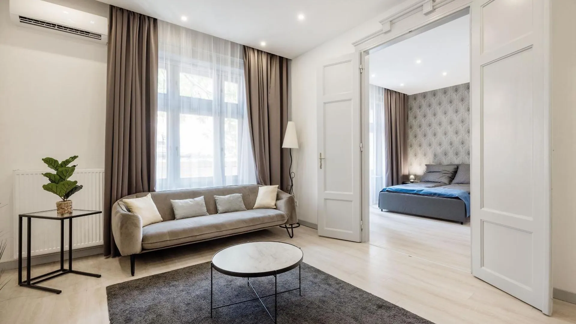 Elegant Two-Bedroom Apartment In The Centre Budapest