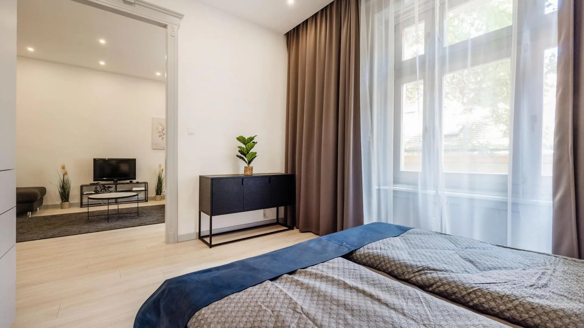 Elegant Two-Bedroom Apartment In The Centre Budapest